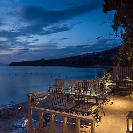 Six Keys Hotel อาฟิสโซส ภายนอก รูปภาพ