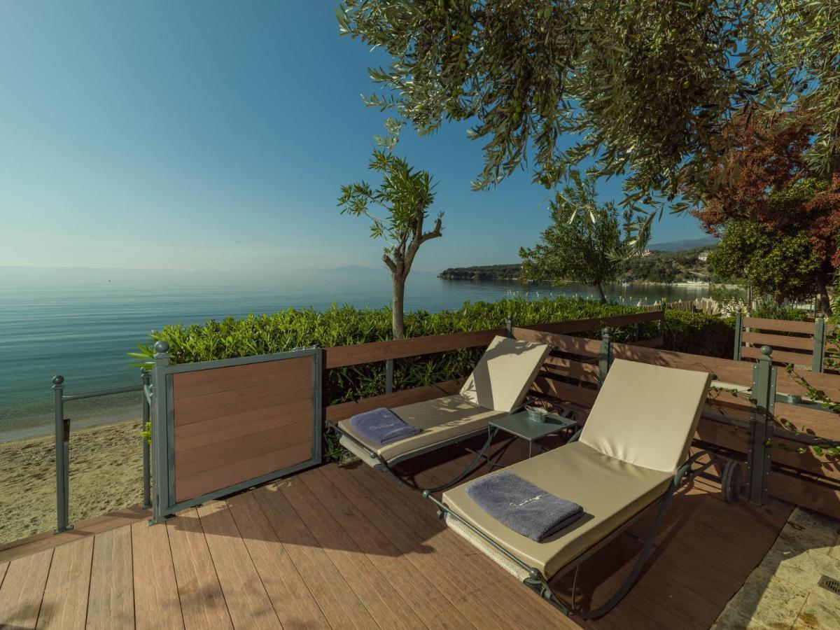 Six Keys Hotel อาฟิสโซส ภายนอก รูปภาพ