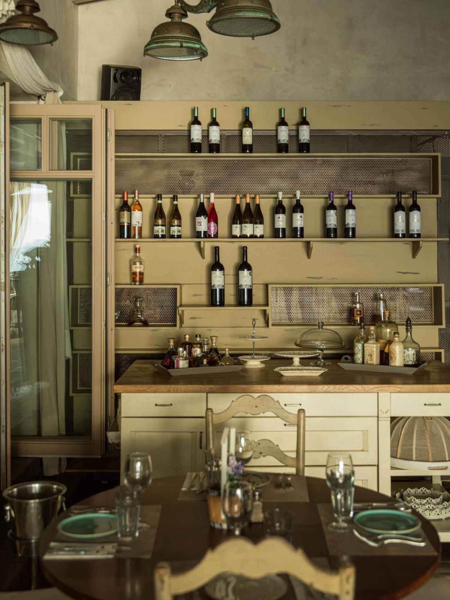 Six Keys Hotel อาฟิสโซส ภายนอก รูปภาพ