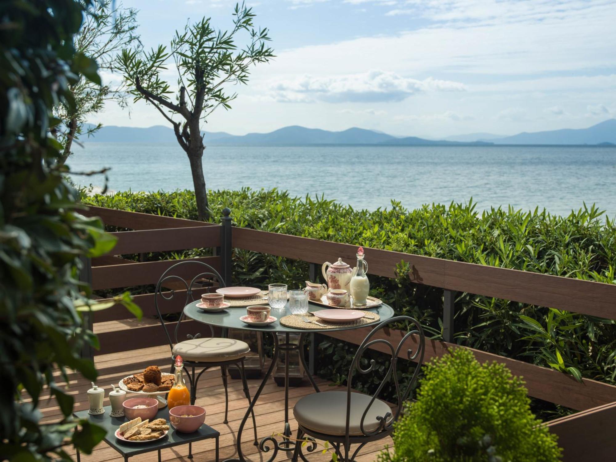 Six Keys Hotel อาฟิสโซส ภายนอก รูปภาพ