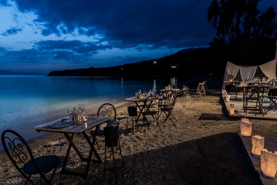 Six Keys Hotel อาฟิสโซส ภายนอก รูปภาพ